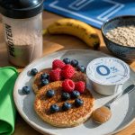 Pancake regime dorés avec myrtilles, framboises, fromage blanc 0% et 0 sucre